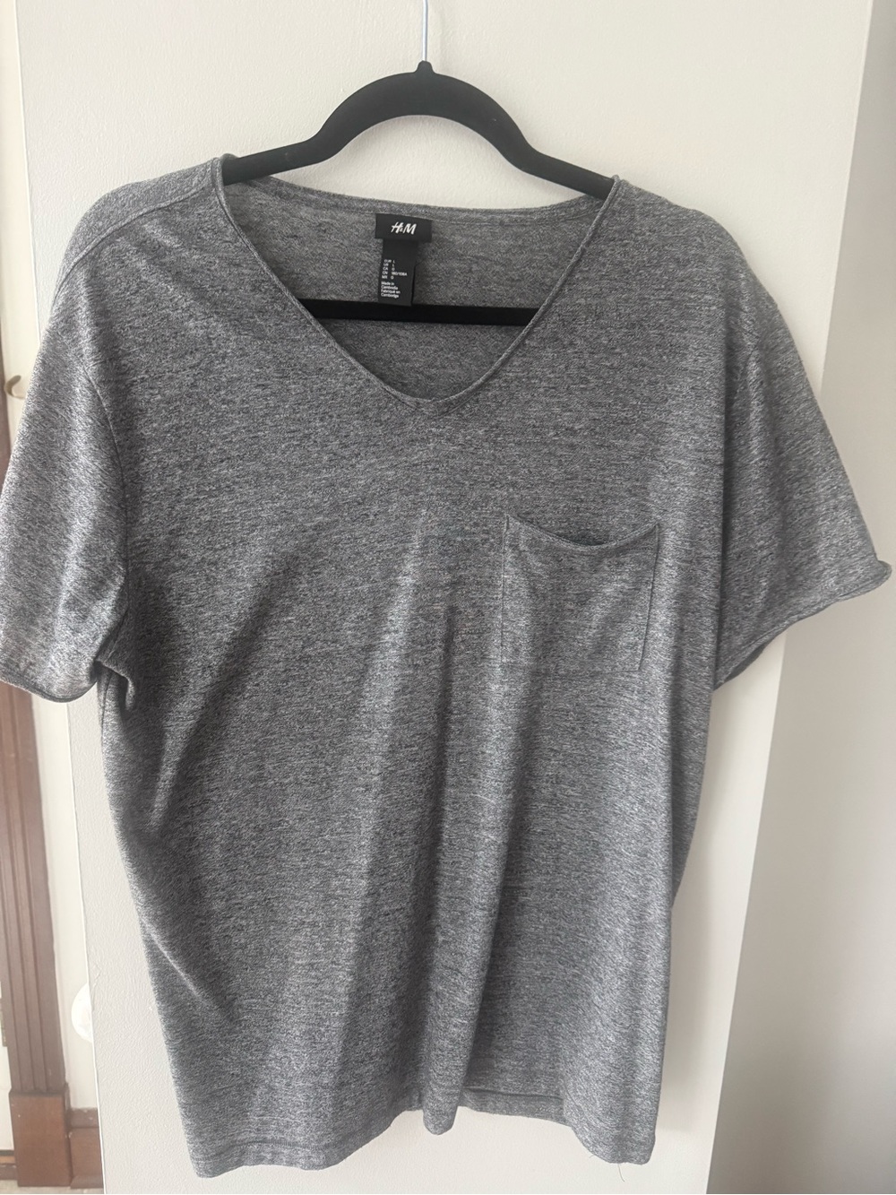 H&M Gray Heather V-Neck Short Sleeve Pocket Tee